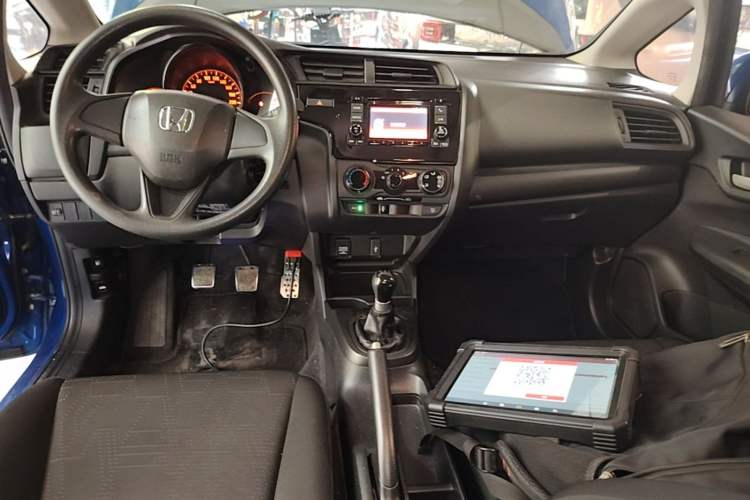 Used Honda Fit 2018 1.5L Manual Comfort Version Center Console