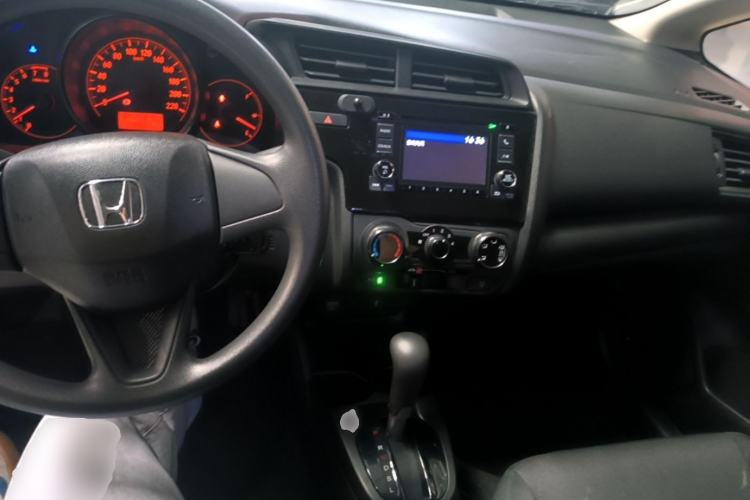 Used Honda Fit 2018 1.5L CVT Comfort Version Center Console