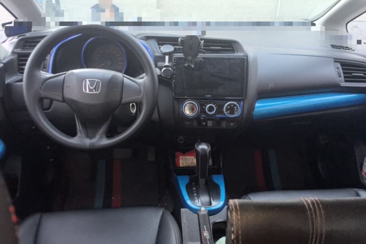 Used Honda Fit 2018 1.5L CVT Comfort Sunroof Version Center Console