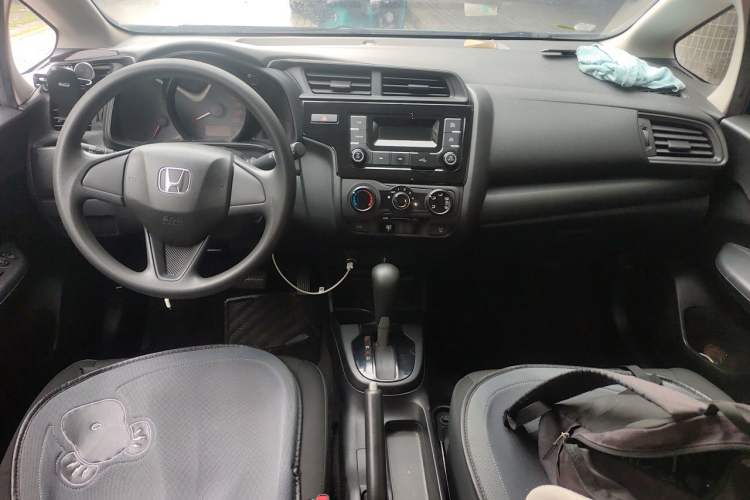 Used Honda Fit 2018 1.5L CVT Comfort Version Center Console
