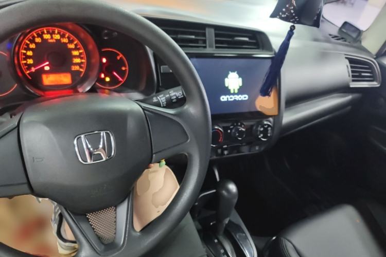 Used Honda Fit 2018 1.5L CVT Comfort Version Center Console