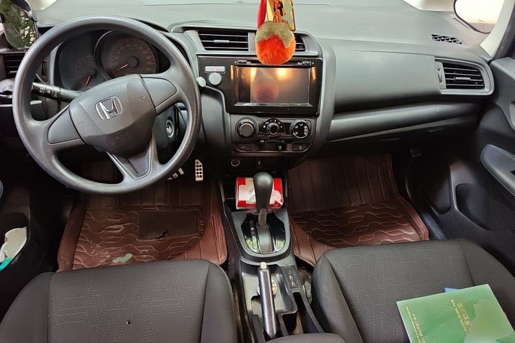 Used Honda Fit 2018 1.5L CVT Comfort Sunroof Version Center Console