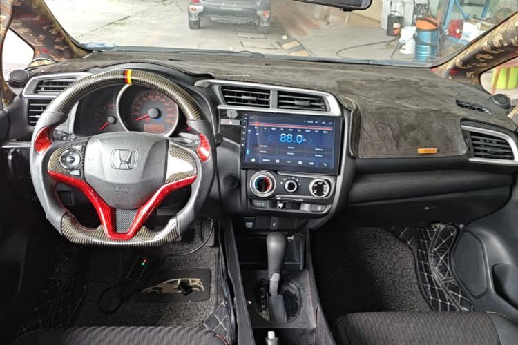 Used Honda Fit 2018 1.5L CVT Trendy Sports Edition Center Console