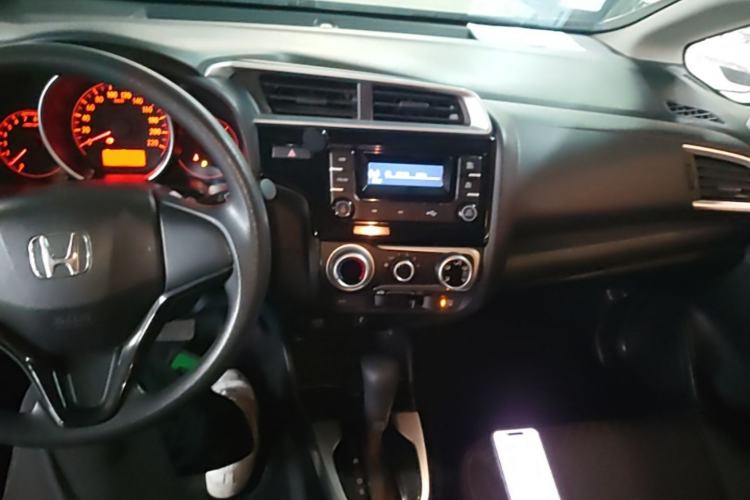 Used Honda Fit 2018 1.5L CVT Trendy Sports Edition Center Console
