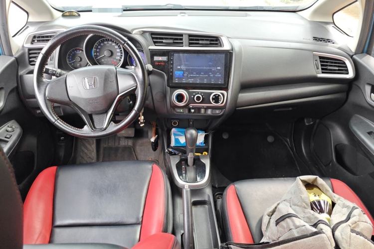 Used Honda Fit 2018 1.5L CVT Trendy Run+ Edition Center Console