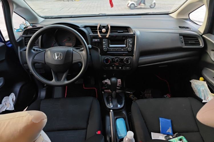 Used Honda Fit 2018 1.5L CVT Comfort Version Center Console