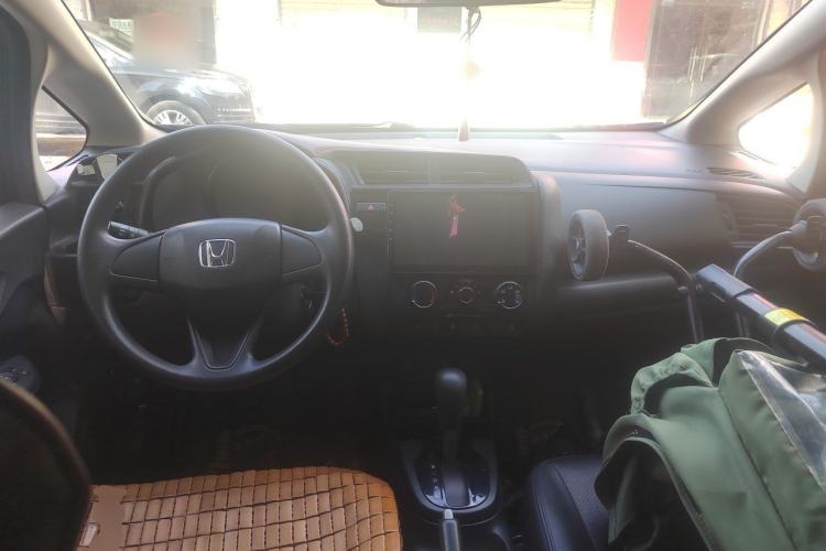 Used Honda Fit 2018 1.5L CVT Comfort Version Center Console