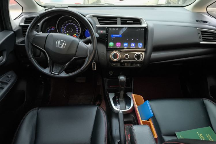 Used Honda Fit 2018 1.5L CVT Trendy Run+ Edition Center Console