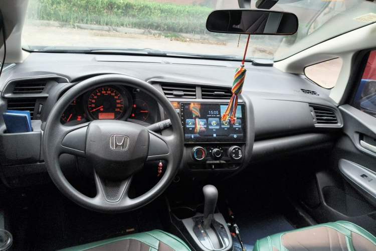 Used Honda Fit 2018 1.5L CVT Comfort Sunroof Version Center Console