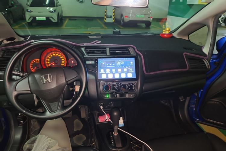 Used Honda Fit 2018 1.5L CVT Comfort Version Center Console