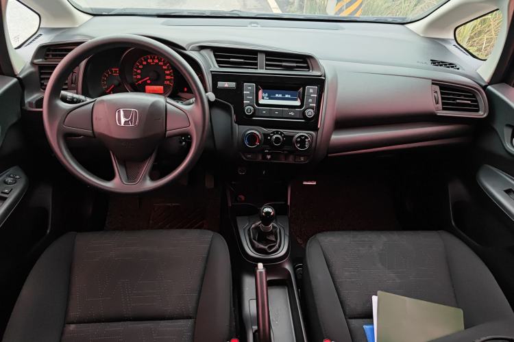 Used Honda Fit 2018 1.5L Manual Comfort Version Center Console