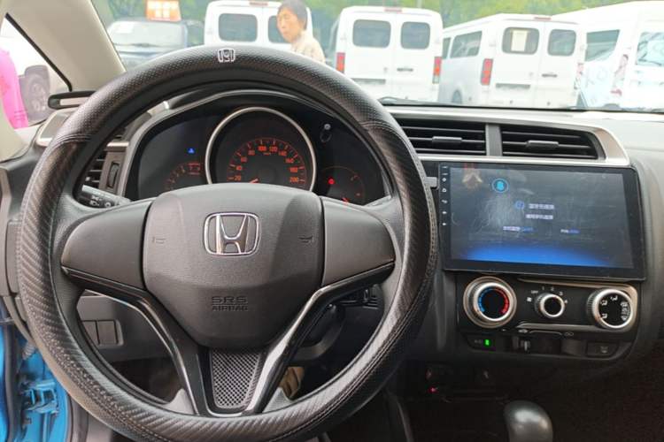 Used Honda Fit 2018 1.5L CVT Trendy Sports Edition Center Console