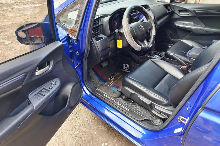 Used Honda Fit 2018 1.5L CVT Comfort Sunroof Version Driver Seat