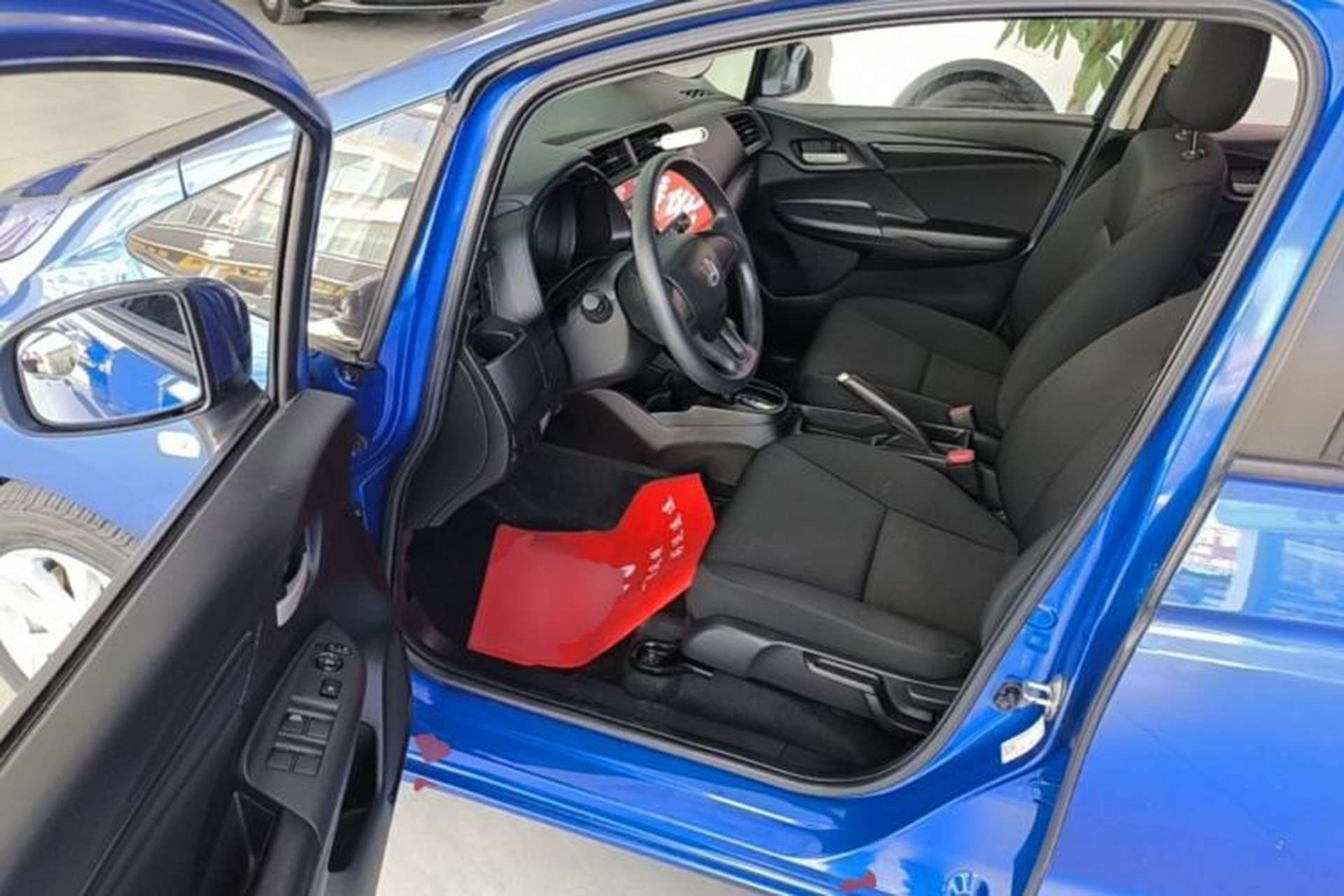 Used Honda Fit 2018 1.5L CVT Comfort Sunroof Version Driver Seat