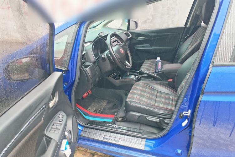 Used Honda Fit 2018 1.5L CVT Trendy Run+ Edition Driver Seat