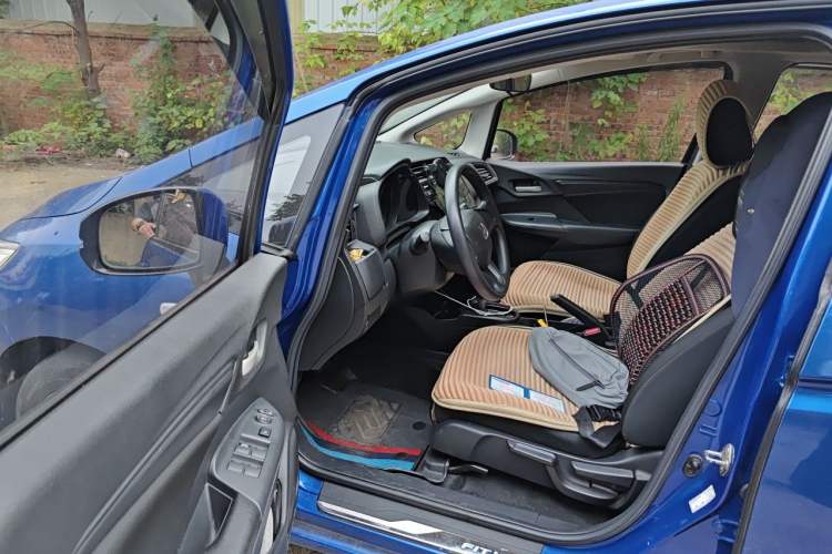 Used Honda Fit 2018 1.5L CVT Comfort Sunroof Version Driver Seat