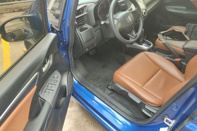 Used Honda Fit 2018 1.5L CVT Trendy Sports Edition Driver Seat
