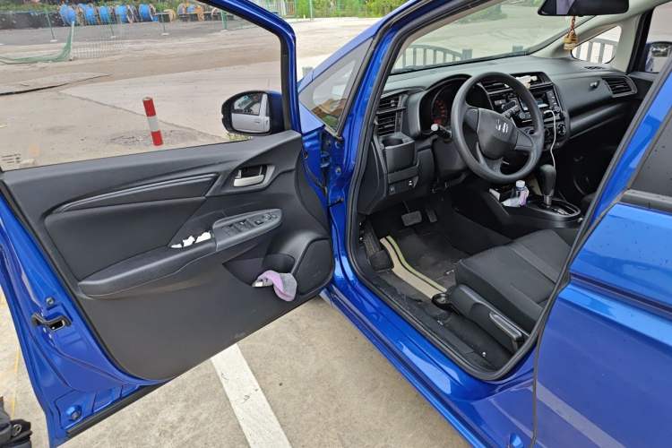 Used Honda Fit 2018 1.5L CVT Comfort Sunroof Version Driver Seat