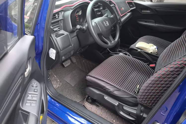 Used Honda Fit 2018 1.5L CVT Comfort Sunroof Version Driver Seat