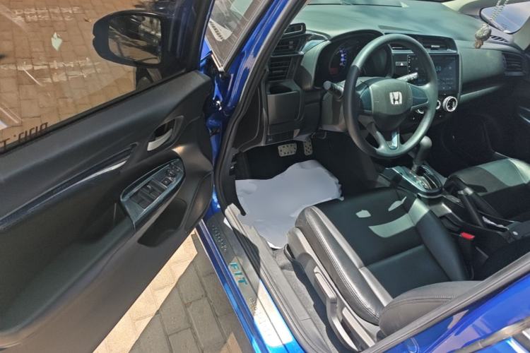Used Honda Fit 2018 1.5L CVT Comfort Sunroof Version Driver Seat