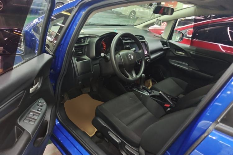 Used Honda Fit 2018 1.5L CVT Comfort Sunroof Version Driver Seat