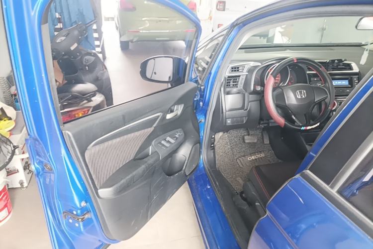 Used Honda Fit 2018 1.5L CVT Trendy Sports Edition Driver Seat