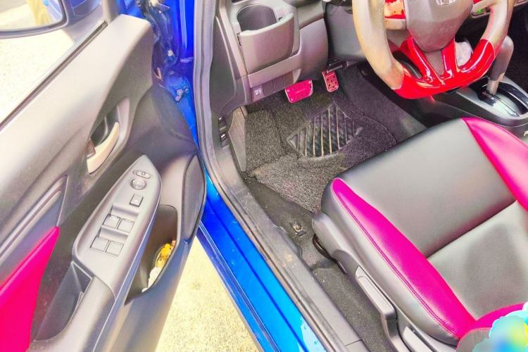 Used Honda Fit 2018 1.5L CVT Comfort Sunroof Version Driver Seat
