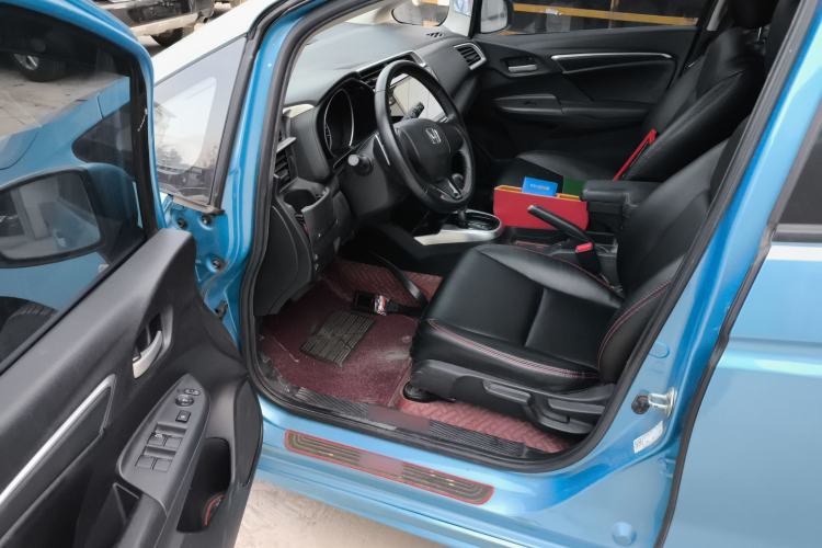 Used Honda Fit 2018 1.5L CVT Trendy Run+ Edition Driver Seat