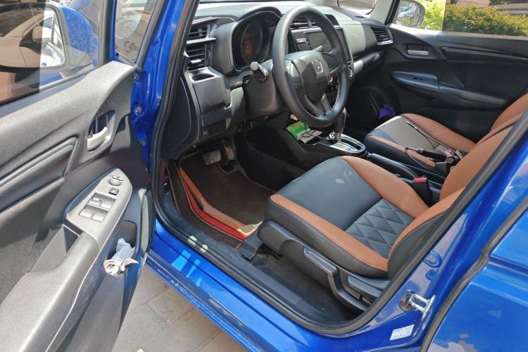 Used Honda Fit 2018 1.5L CVT Comfort Sunroof Version Driver Seat