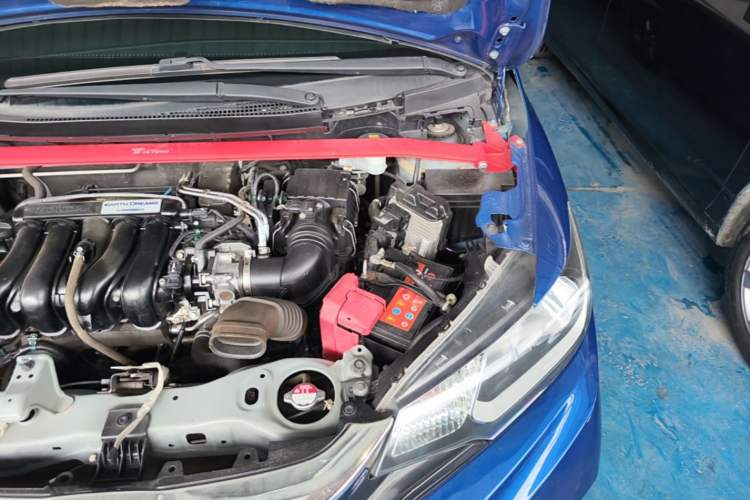 Used Honda Fit 2018 1.5L Manual Comfort Version Engine Bay Left