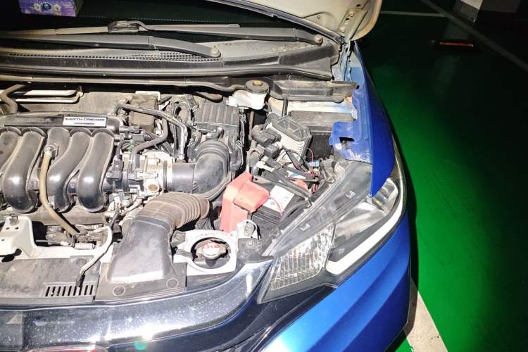 Used Honda Fit 2018 1.5L CVT Comfort Sunroof Version Engine Bay Left