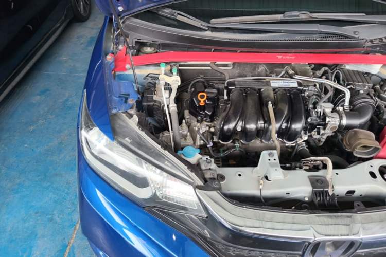 Used Honda Fit 2018 1.5L Manual Comfort Version Engine Bay Right