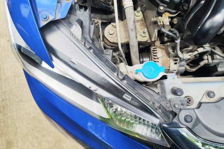 Used Honda Fit 2018 1.5L CVT Comfort Sunroof Version Engine Bay Right