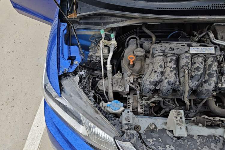 Used Honda Fit 2018 1.5L CVT Comfort Sunroof Version Engine Bay Right
