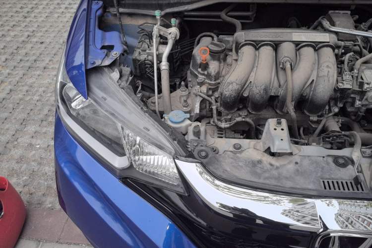 Used Honda Fit 2018 1.5L CVT Comfort Sunroof Version Engine Bay Right