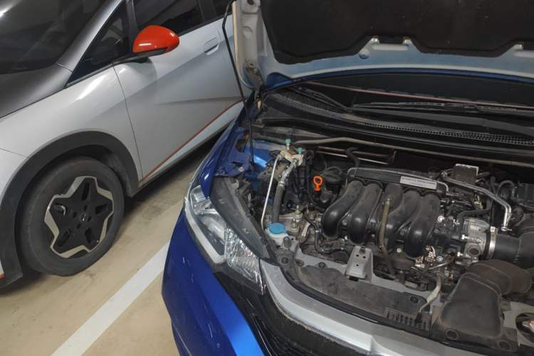 Used Honda Fit 2018 1.5L CVT Comfort Sunroof Version Engine Bay Right