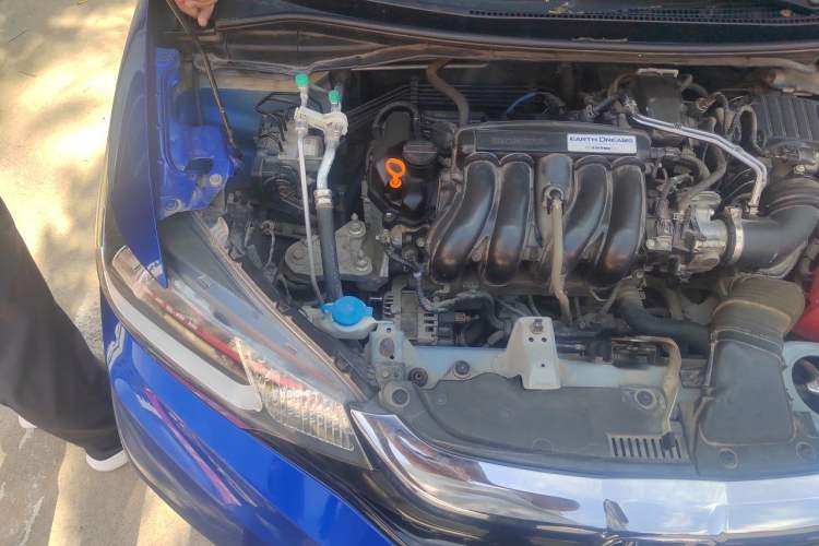 Used Honda Fit 2018 1.5L CVT Comfort Version Engine Bay Right