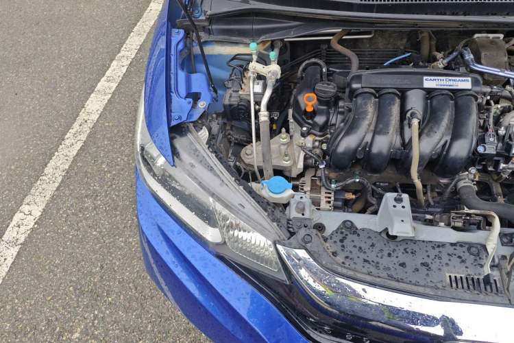 Used Honda Fit 2018 1.5L CVT Comfort Sunroof Version Engine Bay Right