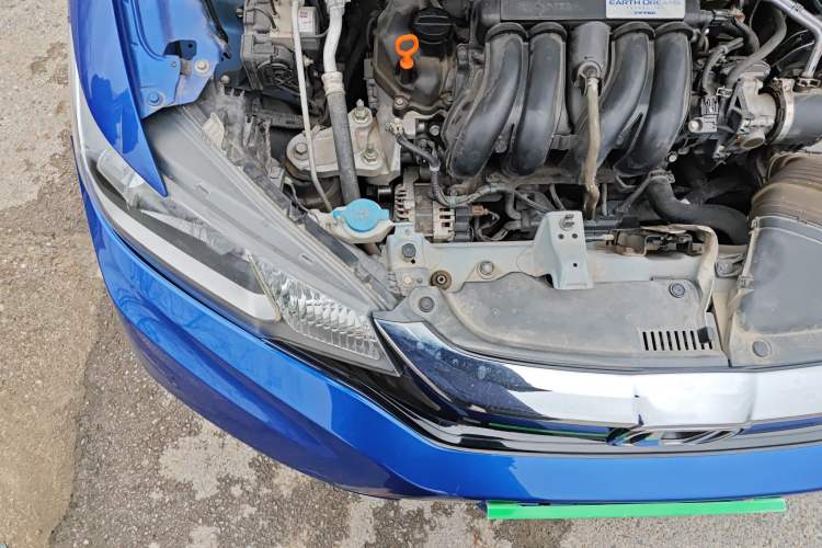 Used Honda Fit 2018 1.5L Manual Comfort Version Engine Bay Right