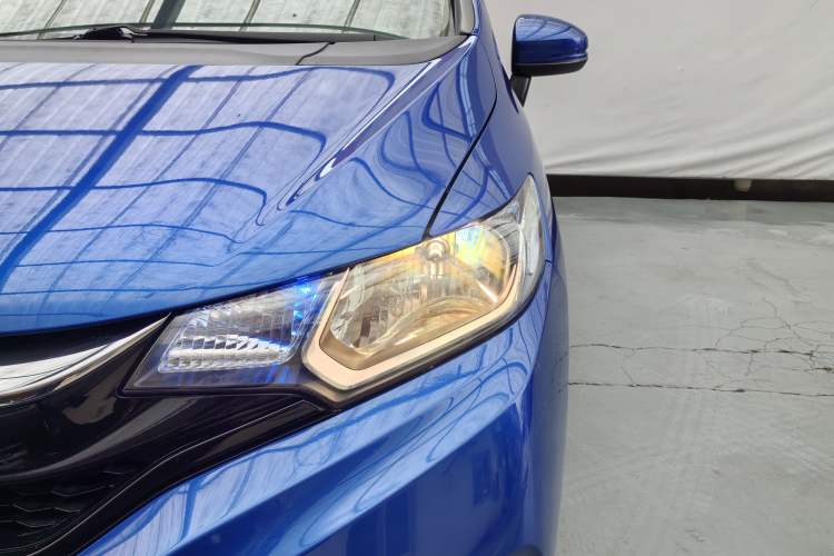 Used Honda Fit 2018 1.5L CVT Comfort Sunroof Version Exterior 10