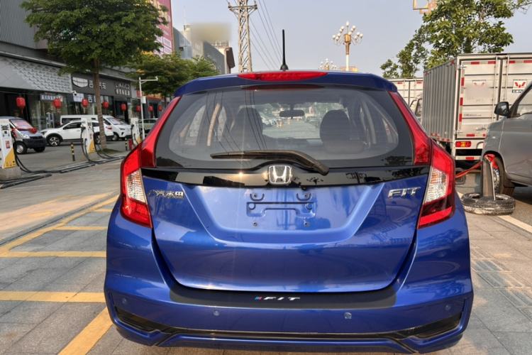 Used Honda Fit 2018 1.5L CVT Comfort Sunroof Version Exterior 3