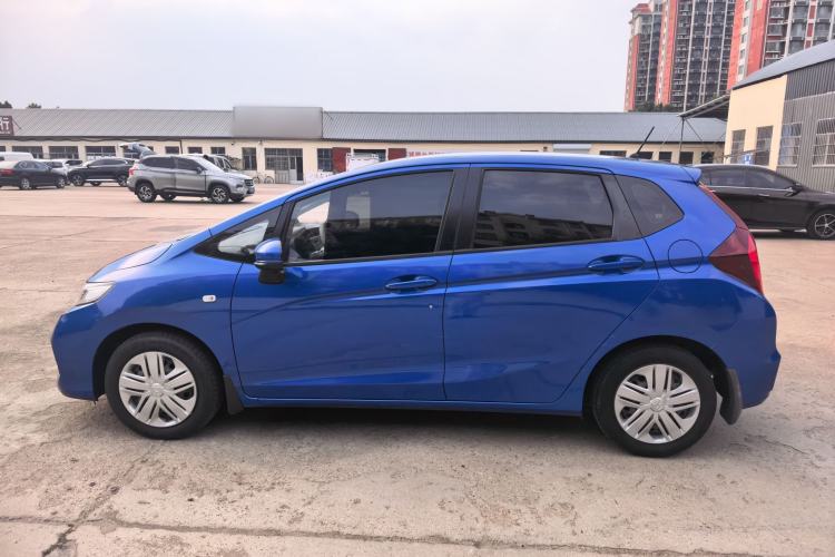Used Honda Fit 2018 1.5L CVT Comfort Version Exterior 3