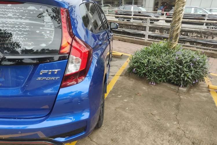 Used Honda Fit 2018 1.5L CVT Trendy Sports Edition Exterior 3