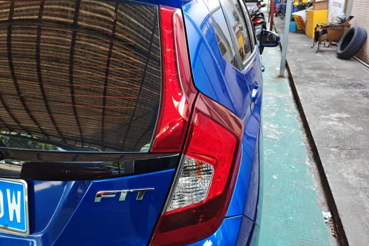 Used Honda Fit 2018 1.5L CVT Comfort Version Exterior 3