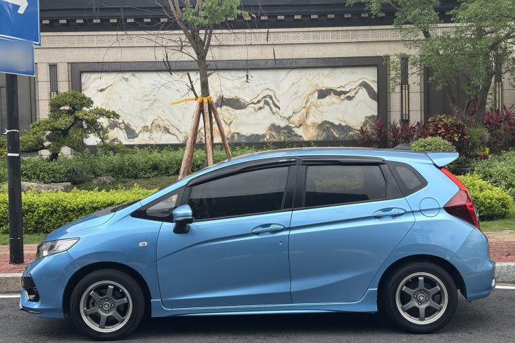 Used Honda Fit 2018 1.5L CVT Trendy Run+ Edition Exterior 3