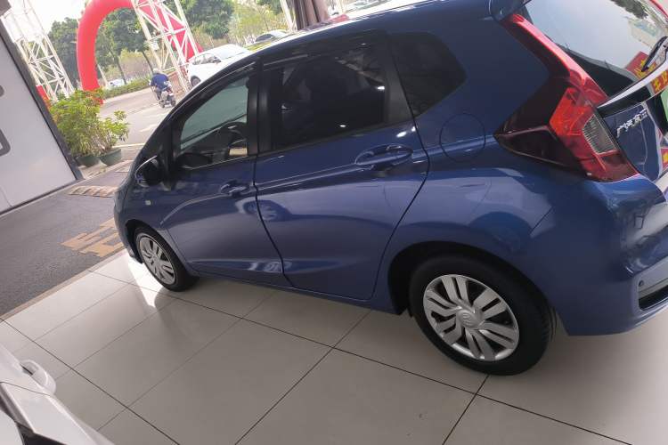 Used Honda Fit 2018 1.5L CVT Comfort Version Exterior 3