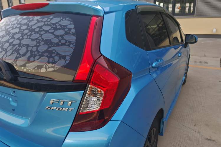Used Honda Fit 2018 1.5L CVT Trendy Sports Edition Exterior 3