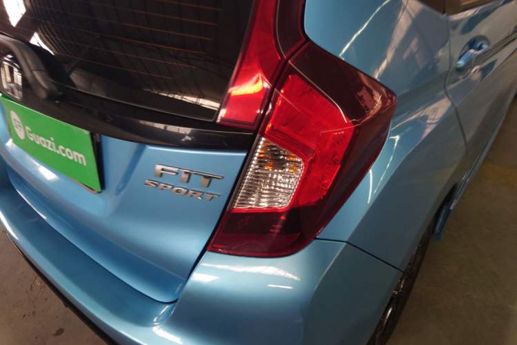 Used Honda Fit 2018 1.5L CVT Trendy Sports Edition Exterior 3