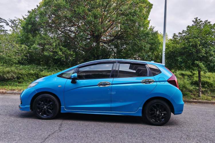 Used Honda Fit 2018 1.5L CVT Trendy Run+ Edition Exterior 3