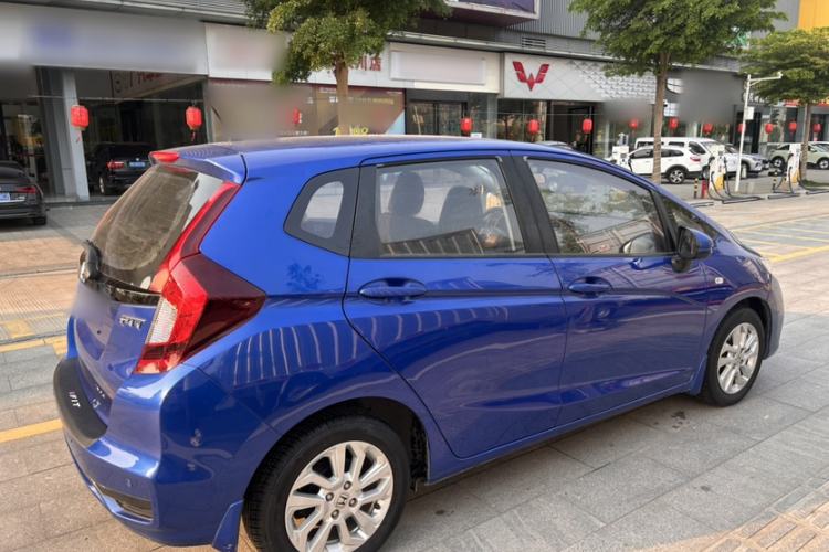 Used Honda Fit 2018 1.5L CVT Comfort Sunroof Version Exterior 4